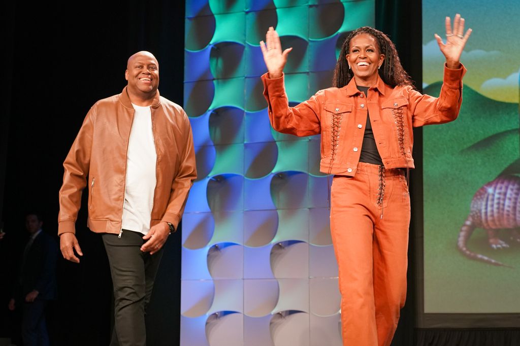 Junto a su hermano Craig Robinson, Michelle Obama llegó a Texas para hablar de su nuevo proyecto 