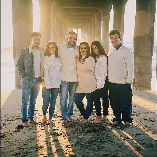 Becky G y su familia