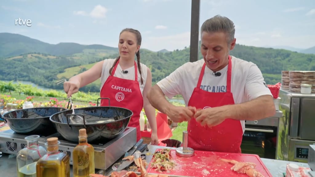 Ines Hernand y Pitingo en prueba de exteriores Masterchef Celebrity 9