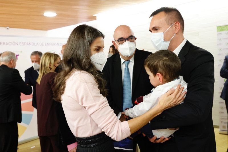 La reina Letizia con Marco, un niño leonés con síndrome de Schaaf-Yang