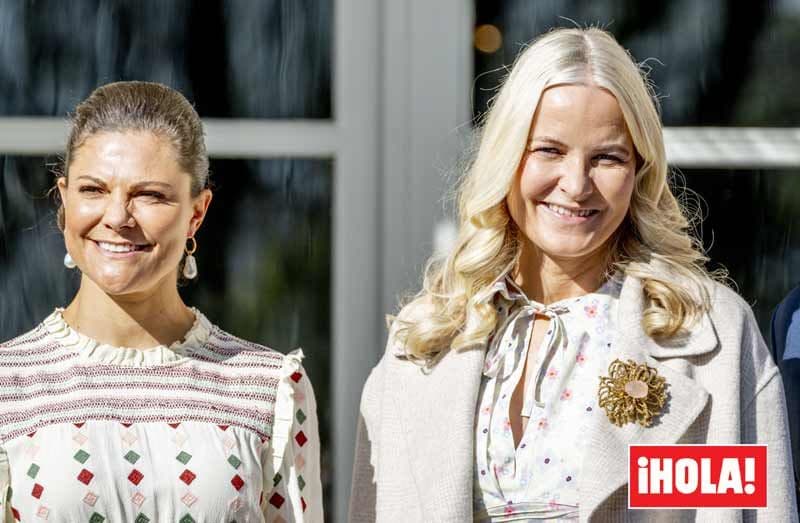 Mette- Marit de Noruega y Victoria de Suecia