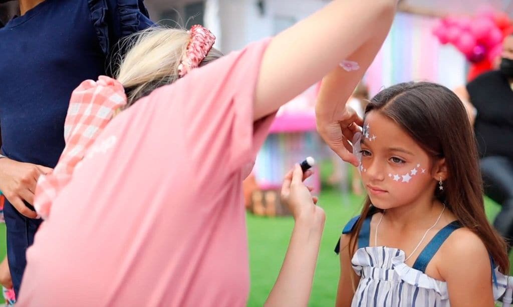 adamari l pez celebra la fiesta de cumplea os de su hija ala a