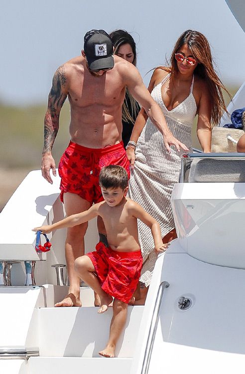 Leo Messi y Antonela Roccuzzo disfrutan de sus vacaciones familiares en Ibiza