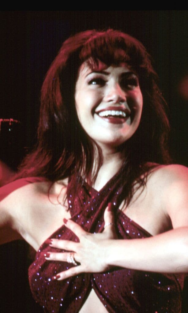 jennifer lopez como selena quintanilla