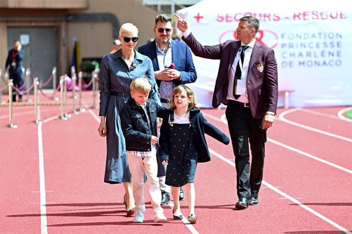 Charlene de Mónaco y su familia