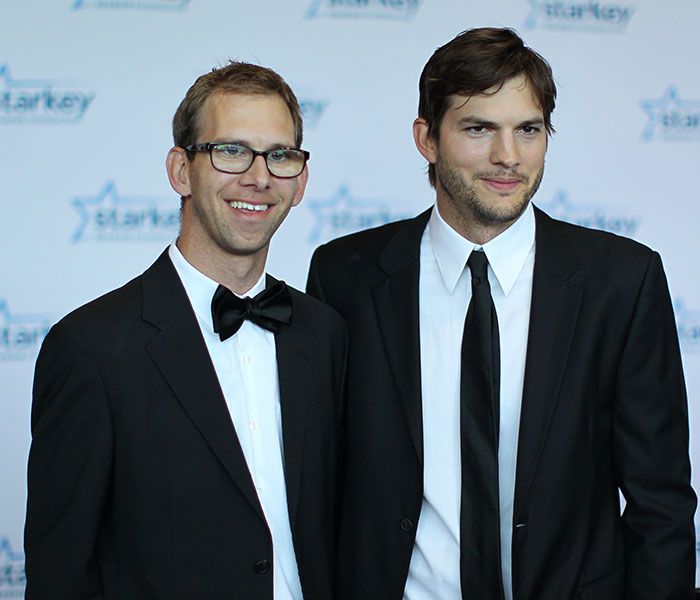 ashton-kutcher-hermano-getty1