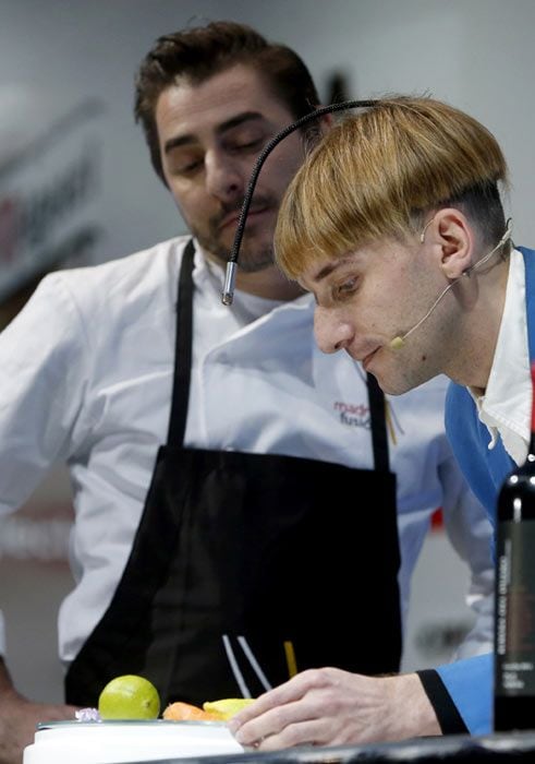 Jordi Roca y Neil Harbisson, en un momento de su ponencia.
