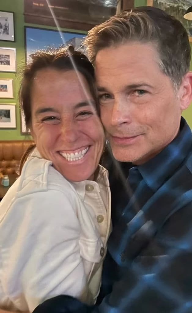 Daun Dees, amiga de Gwyneth Paltrow, con Rob Lowe