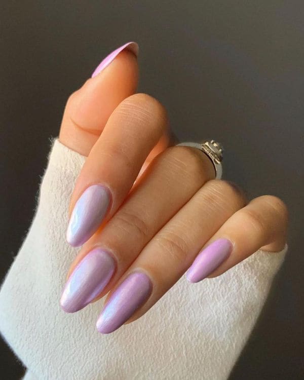 manicura glaseada morada