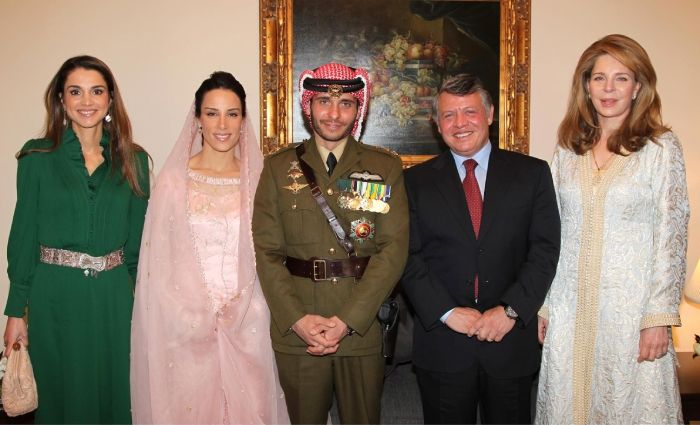 Los Reyes de Jordania con la reina Noor y el príncime Hamzah