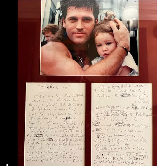 Billy Ray Cyrus ha compartido una imagen con su hija, mostrando además su orgullo