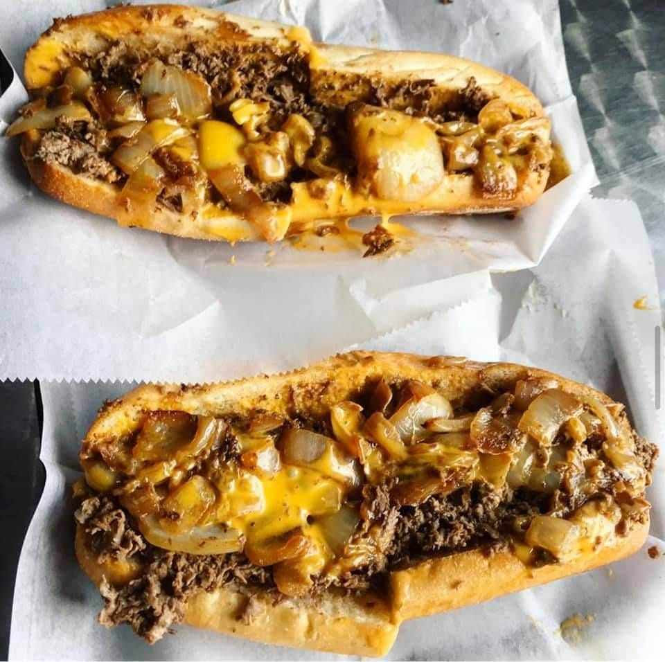 Carne, queso y cebolla, los ingredientes principales para hacer un ‘Philly cheesesteak’ como este de Jim's South Street 