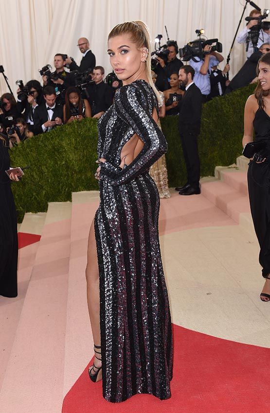 hailey_baldwin_met_gala_2016_1a.jpg