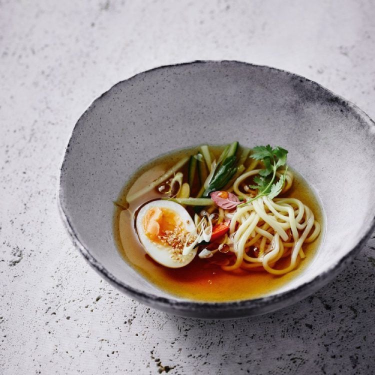 Paso a paso: Sopa de udon con lemon grass