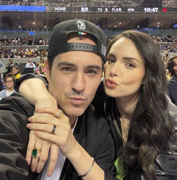 Mauricio Ochmann y su novia Paulina Burrola