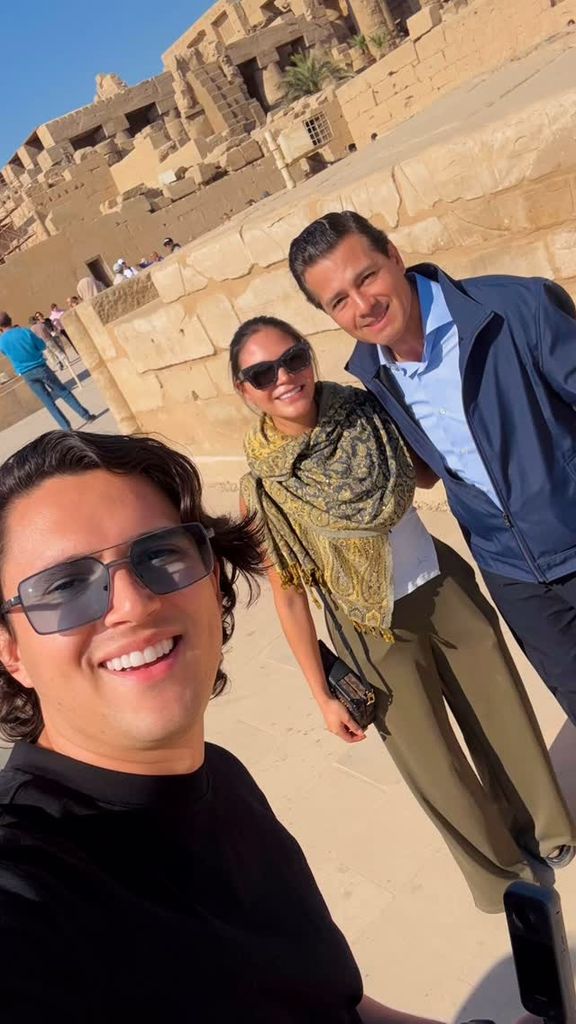 Enrique Peña Nieto con los influencers que lo reconocieron en sus vacaciones