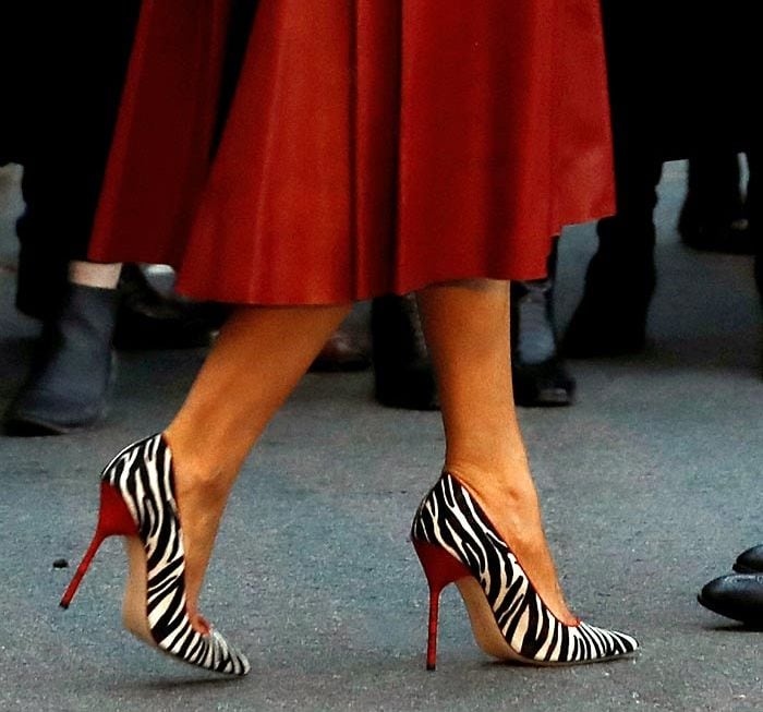 Melania Trump con tacones de cebra