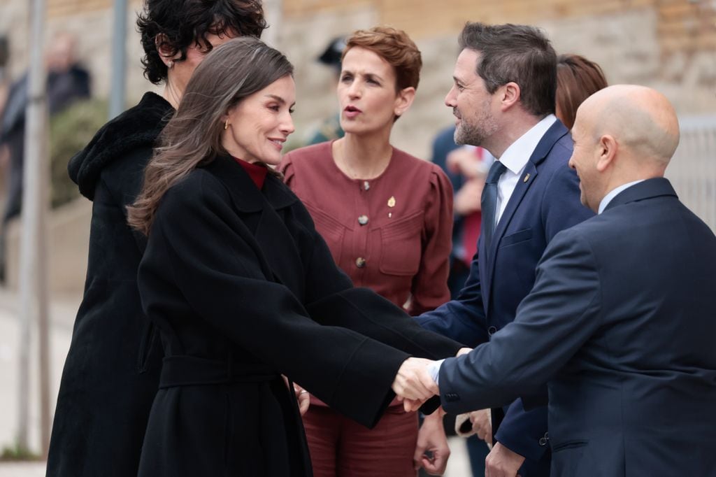 LA REINA LETIZIA SE DA UN BAÑO DE MASAS A SU LLEGADA A TUDELA