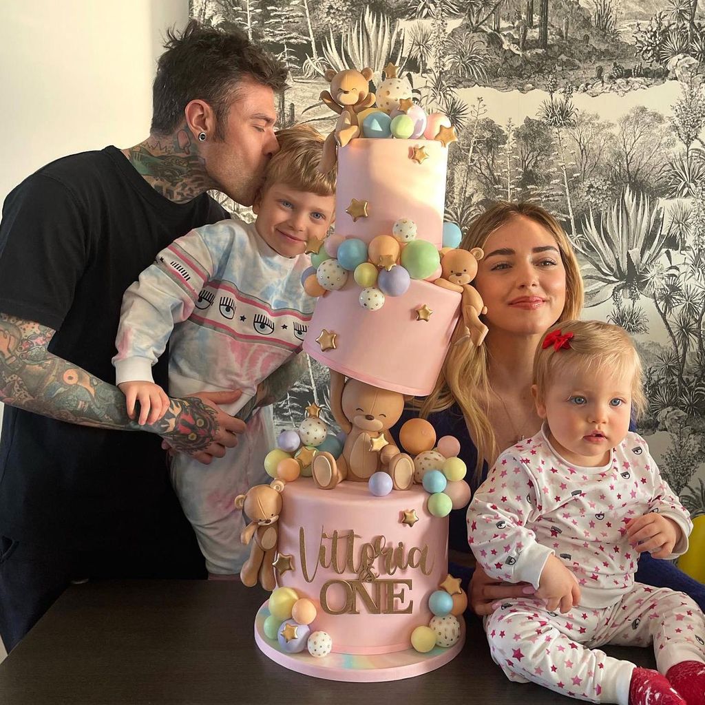 chiara ferragni fedez y sus hijos vittoria y leo