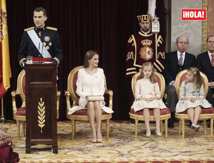 Los Reyes Felipe y Letizia con la princesa Leonor y la infanta Sofía