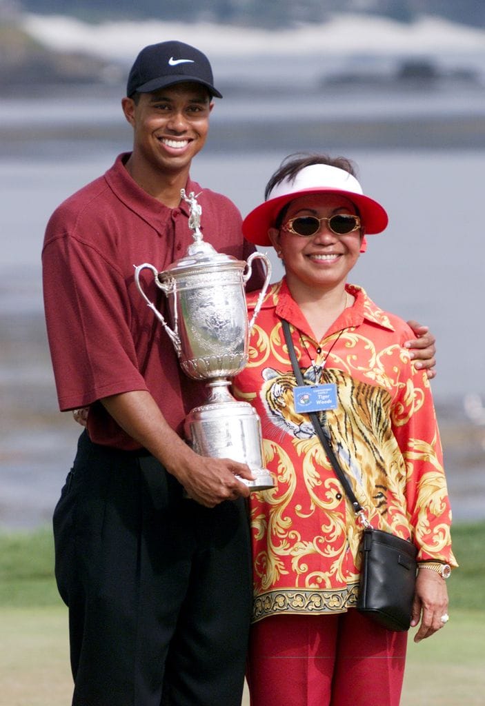 Tiger Woods celebraba sus triunfos con su madre