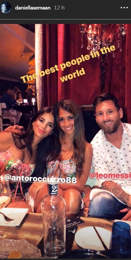 Antonela Rocuzzo y Messi, con Daniella Semaan