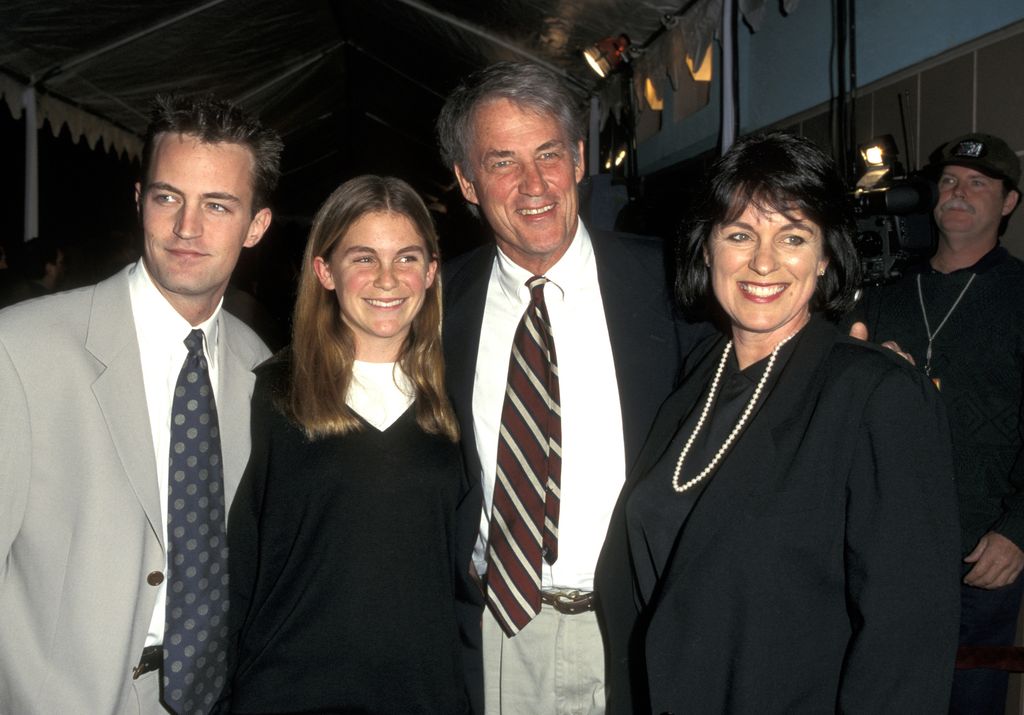 Matthew Perry junto a su familia