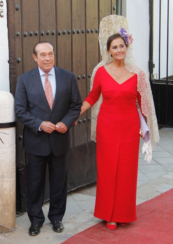 Curro Romero y Carmen Tello celebran su boda religiosa en Sevilla