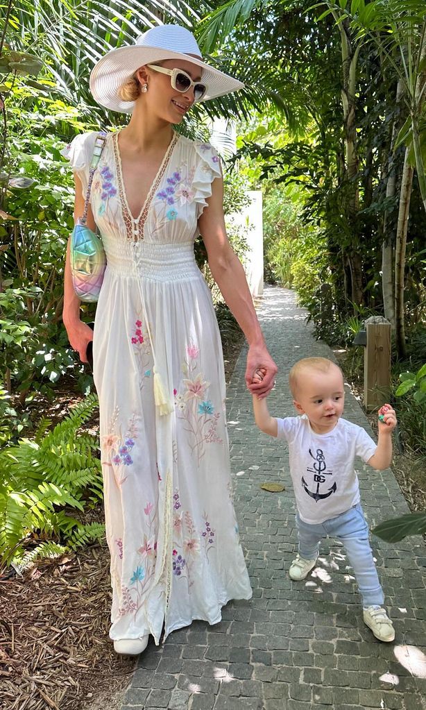 paris hilton y su hijo phoenix