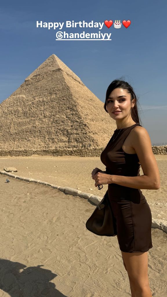 Hande Erçel acaba de cumplir 31 años en Egipto