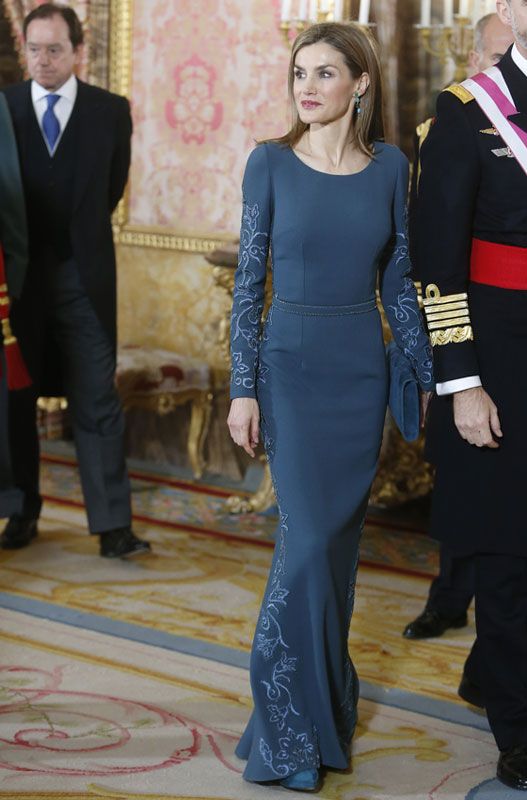 reina_letizia_pascua_militar_look_5z