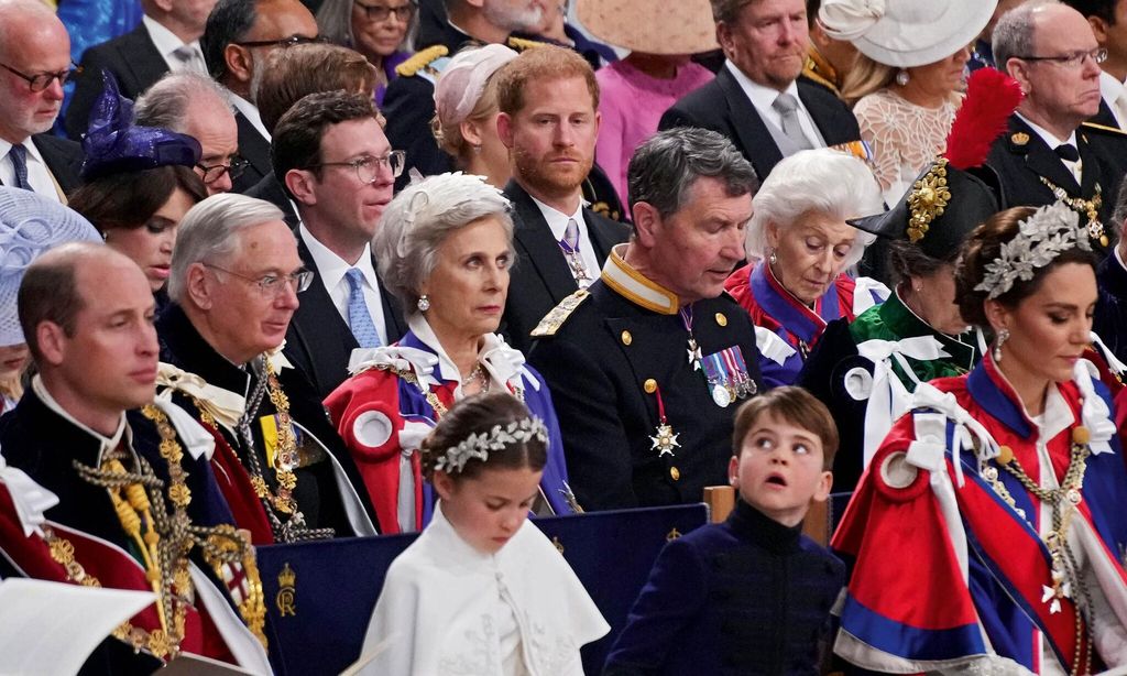 HOLA4111 PRÍNCIPE HARRY EN LA CORONACIÓN DE CARLOS III Y CAMILLA