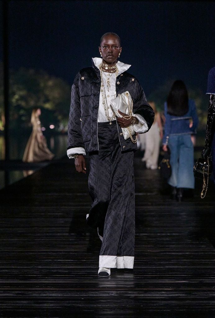 Desfile de CHANEL 2024/25 Métiers d’art en Hangzhou, China