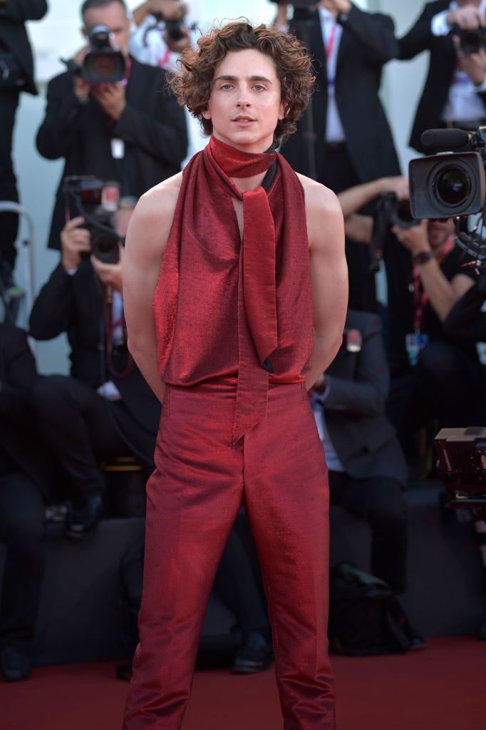 Timothee Chalamet lleva Haider Ackermann