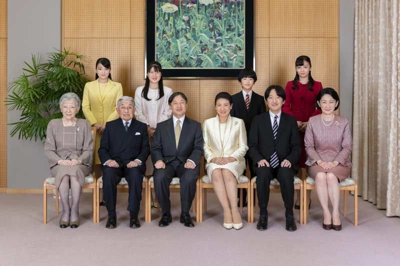 Los emperadores de Japón con su familia