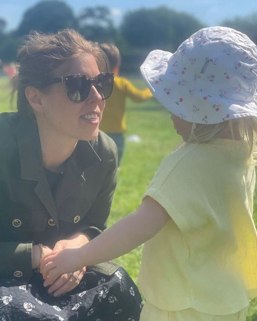 Beatriz de York con su hija Sienna