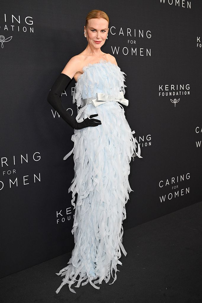 nicole-kidman-vestido-azul-pastel-balenciaga-couture