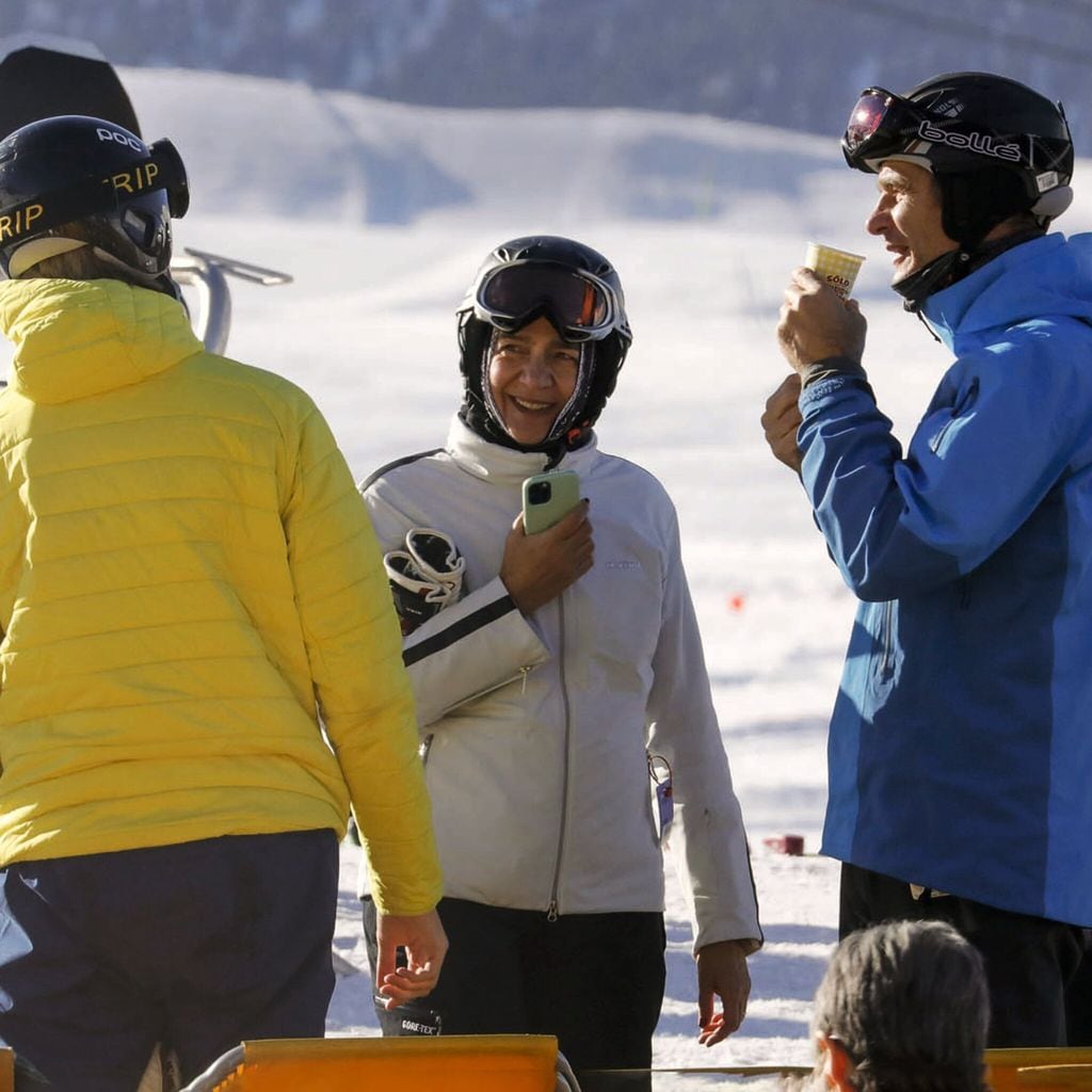 Infanta Cristina e Iñaki Urdangarín en Baqueira HOLA 4040