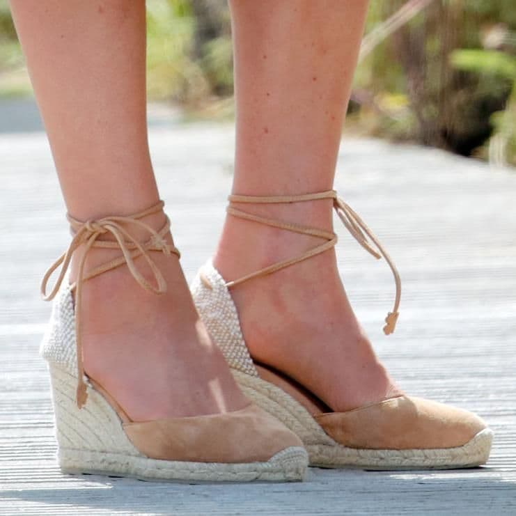 las espadrilles suelen formar parte de sus looks c modos de verano