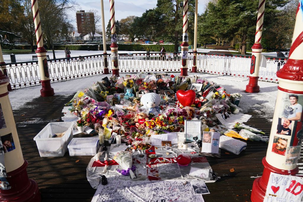 Memorial en homenaje al exintegrante del grupo One Direction, Liam Payne en West Park de la ciudad inglesa de Wolverhampton, su ciudad natal