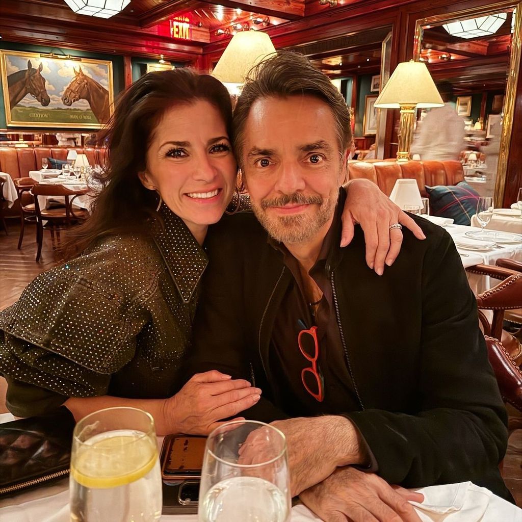 El comediante celebró sus 63 años con una divertida cena a la que fue acompañado de su esposa, Alessandra Rosaldo