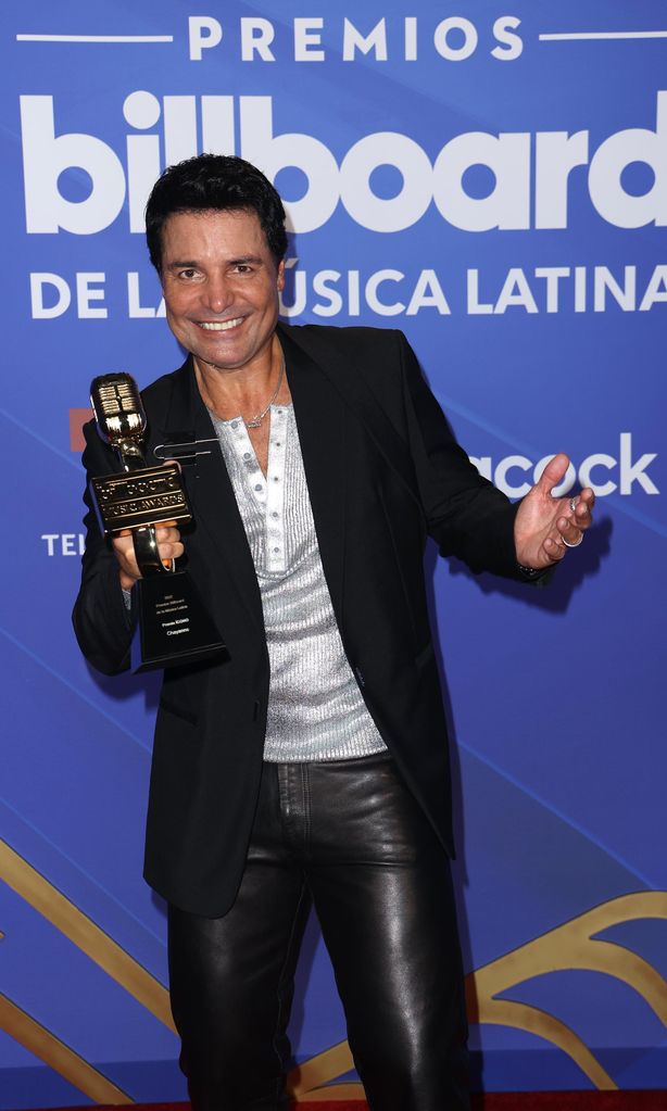 
El boricua acaba de ser reconocido con el Premio Ícono en los Billboard.
