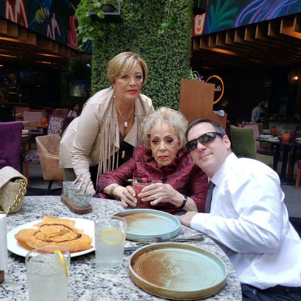 Sylvia Pasquel, Silvia Pinal y Luis Enrique Guzmán