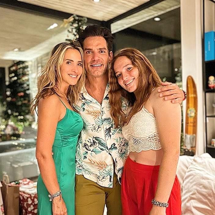 Cristian de la Fuente, su esposa Angélica Castro y su hija Laura