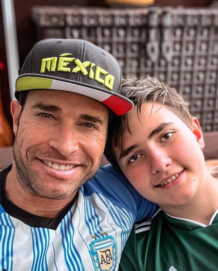 Sebastián Rulli y su hijo Santiago