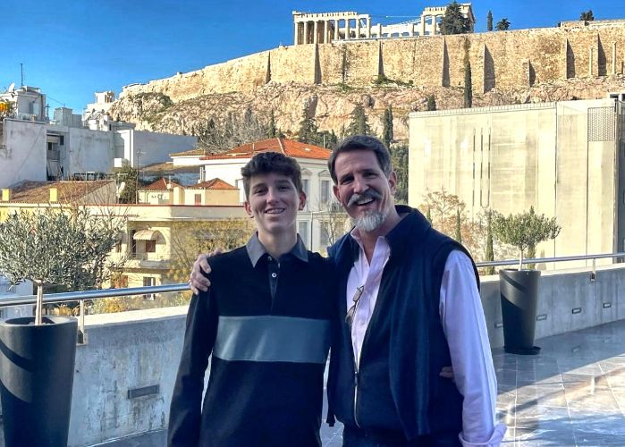 Pablo y Marie Chantal de Grecia con su hijo Aristides en Atenas