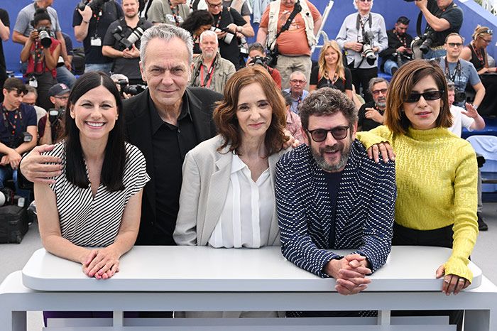 Helena Miguel, José Coronado, Ana Torrent, Manolo Solo y María León presentan en Cannes 'Cerrar los ojos'