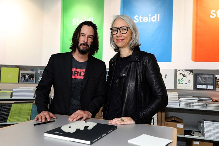 Keanu Reeves y Alexandra Grant con la que mantiene una relación desde 2018