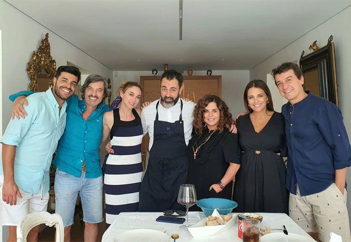 Paula Echevarría, Miguel Torres, Paula Echevarría, Javier Veiga, el chef Rafa Zafra, Natalia de la Vega (fundadora de Tacha Beauty) y Carlos Escario