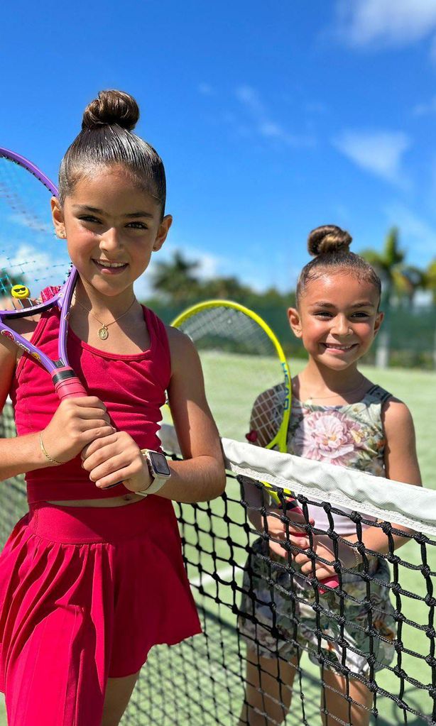 Caro y Renata, hijas de Jacky Bracamontes